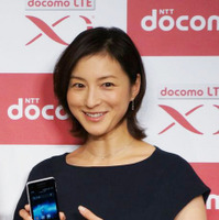 広末涼子、高倉健さんの訃報にショック……「まだ信じられません」 画像