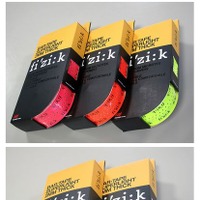 　フィジークのバーテープに新色が追加された。バーテープ スーパーライト ロゴ入りは1,960円、バーテープ スーパーライト タッキー ロゴ入りは2,930円。取り扱いはカワシマサイクルサプライ。