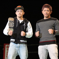 来年2月には22歳の王者・八田亮（左）と20歳の挑戦者・伊藤盛一郎のタイトル戦も決定