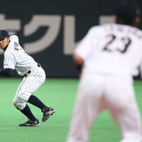 菊池涼介（2014年11月18日）（c）Getty Images