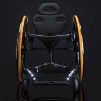 セクシーで魅力的なカーボン製の車椅子「カーボンブラック」