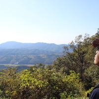 「山登りって身構えてしまうところがありましたけど、登ってみてそのイメージがなくなりました」と、高萩さん。高萩さんは取材の後日にも、再度鶏足山に登ったという。