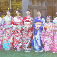 武井咲＆剛力彩芽＆忽那汐里＆河北麻友子＆高橋ひかる＆宮崎香蓮＆水沢エレナ＆小芝風花＆吉本実憂＆小澤奈々花＆本田望結／オスカープロモーション年末恒例“晴れ着撮影会”