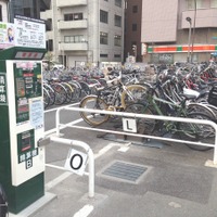 【なくせ！自転車事故】自転車を置く場所は駐輪場など決められたところに 画像