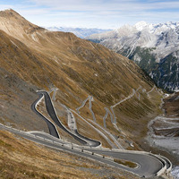 一般参加のサイクリングとしては世界で最も過酷といわれる「オートルート」が2014年のコースを発表した。舞台はジロ・デ・イタリアの難関となるポルドイ峠、ガビア峠、ステルビオ峠などが含まれる。