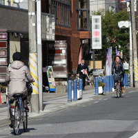 自転車の逆走は、正面衝突を引き起こしかねない