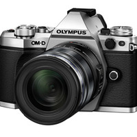 5軸手ぶれ補正搭載「OLYMPUS OM-D E-M5 Mark II」2月下旬発売