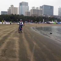 子供のための自転車学校がお台場海浜公園で開催される