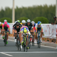2015年ツアー・オブ・カタール第5ステージ、ペーター・サガン（ティンコフ・サクソ）とアレクサンドル・クリストフ（カチューシャ）が僅差のスプリント