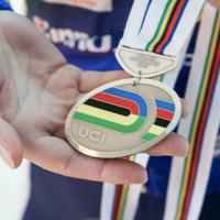鹿屋体育大学の上野みなみが獲得したトラック世界選手権女子ポイントレースの銀メダル（2015年3月1日）
