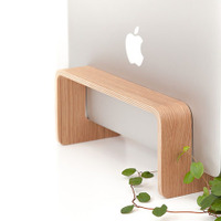 木のぬくもりを感じるシンプルなデザイン「The MacBook Rack 」…デンマーク発