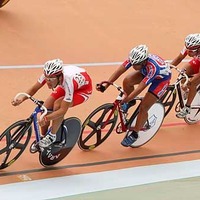 　第27回アジア自転車競技選手権大会・第14回ジュニア・アジア自転車競技選手権大会は9月4日、タイのバンコクで大会2日目を迎え、エリート男子のポイントレースで盛一大（24＝愛三工業）が2位、飯島誠（36＝ブリヂストン・アンカー）が3位になった。