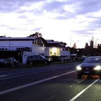 メルボルンの公道サーキット（Albert Park Grand Prix Circuit）の、12～13コーナー付近にある5つ星ホテル「プルマン メルボルン アルバート パーク」からの眺め。F1グランプリ開催中はセレブたちでにぎわうという