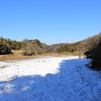 下山も雪をざくざくと踏んで。プチプチ雪山ハイクももう終わり。