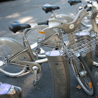 最新レンタル自転車「ベリブ」で走るのがパリの流行 画像