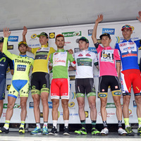 2015年シルキュイ・シクリスト・サルト第5ステージ、総合優勝のラムナス・ナバルダスカス（キャノンデール・ガーミン）、ステージ優勝のナセル・ブアニ（コフィディス）ら