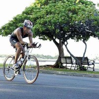 　スポーツナビゲーターの白戸太朗（41）がさまざまな自転車シーンを独特のタッチでつづる「Taro's コラム、見た聞いた走ったトークショー」は、第7回が公開されました。今回は「ジャラベール、アイアンマンに挑戦！」。