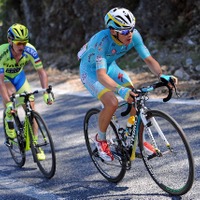 2015年ツアー・オブ・ターキー第6ステージ、ミゲールアンヘル・ロペス（アスタナ）とジェイ・マッカーシー（ティンコフ・サクソ）