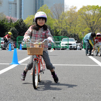 補助輪なしで自転車に乗れた！　親子の挑戦を自転車競技団体がサポート 画像