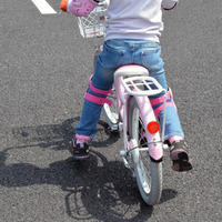 補助輪なしで自転車に乗れた！　親子の挑戦を自転車競技団体がサポート