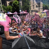 2015年ジロ・デ・イタリア第17ステージ、アルベルト・コンタドール（ティンコフ・サクソ）がマリアローザ