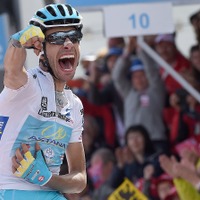2015年ジロ・デ・イタリア第19ステージ、ファビオ・アール（アスタナ）が優勝