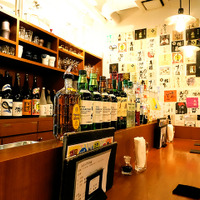 お酒も日本酒・焼酎はもちろん、ビール・ホッピー・サワー・梅酒・ウイスキー・カクテル・ワインまで幅広く取り揃えている
