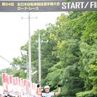 梶原悠未が全日本選手権の女子ジュニアで2年連続独走優勝 画像
