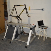 ベテラン技術者が自転車の耐久性試験機開発へ　ニューヨーク