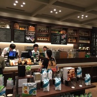 スタバがアイスコーヒーの楽しみ方を伝授！期間限定「On-the-Rock Coffee Room」丸ビル店にオープン