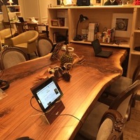 スタバがアイスコーヒーの楽しみ方を伝授！期間限定「On-the-Rock Coffee Room」丸ビル店にオープン