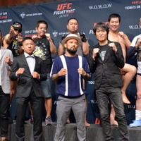 山本“KID”徳郁も参戦！「UFC JAPAN 2015」PRイベントで芸人がジョシュとロイとにらめっこ　WOWOW