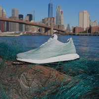 アディダス、海洋プラスチック廃棄物と刺し網が原料の「シューズ・アッパー」…フットウェア・コンセプト
