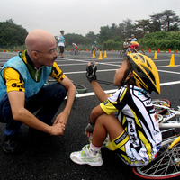 自転車ロードレースの無料教室でテクニックを習得する