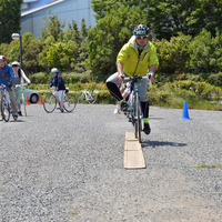 「オトナの自転車学校」は参加者が自らの進歩に驚く3時間の教室 画像