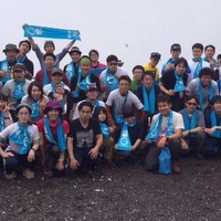 車椅子参加者と登頂に挑戦「ダイバーシティ富士登山」開催 画像