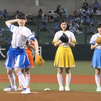 私立恵比寿中学の松野莉奈、バランスのとれた投球フォーム 画像