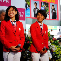リオオリンピック女子トライアスロン上田藍・加藤友里恵、地元駅でメダルダブル獲得を想う 画像