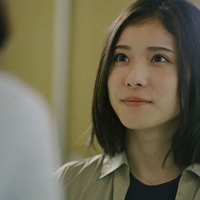 #松岡茉優、“母”#吉田羊のエールに特大スマイル!家族のあたたかさ描く新CM 画像