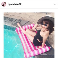 小島陽菜、黒ビキニで真夏の誘惑... 画像