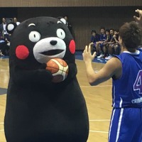 くまモン、Bリーグデビュー！チャリティーマッチでファンを沸かせる 画像