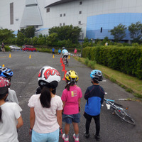 TCF子供のための自転車学校はお絵描きから3本ローラーまでやる 画像