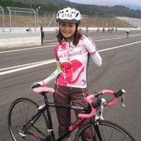女優北川えりが自転車婚。来年の流行語大賞をねらう？ 画像