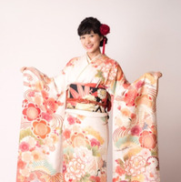 芳根京子、成人式の振袖姿を披露…「日本の三大美女だわ～」とファンの声 画像