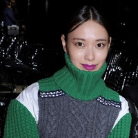 新垣結衣&戸田恵梨香&比嘉愛未、顔ひょっこり…「コード・ブルー」女優3人組に反響「可愛いすぎる!」 画像