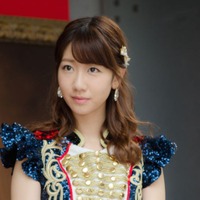 柏木由紀、ビキニ水着&白ランジェリーのセクシーショットに反響「フェロモン全開!」 画像