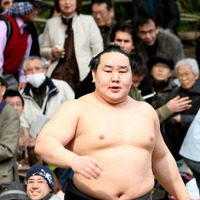 サッカー通の朝青龍、日本代表に「負けたら許せん！」 画像