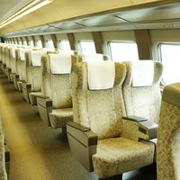 力士が新幹線で…大きすぎて座れないとき、どうする？大相撲幕内格行司が語る 画像