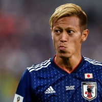 カペッロ、本田圭佑のコーナーキックに怒る！「私だったら首を絞めてる」 画像