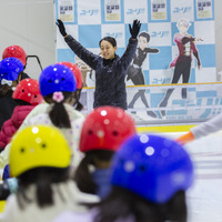 浅田真央、舞が小学生30人にスケートを直接指導「私も勇気と元気をもらった」 画像